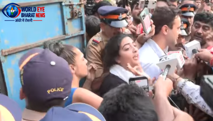महाराष्ट्र: मुंबई पुलिस ने CJP को ‘लहरा दो तिरंगा’ रैली की दी अनुमति, वहीं अभिनेता इमरान खान ने FRRO नोटिस के खिलाफ खटखटाया बॉम्बे हाई कोर्ट का दरवाजा