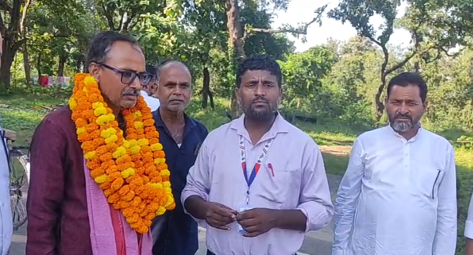 हरिनाथ यादव जी को समाजवादी पार्टी के पिछड़ा वर्ग प्रदेश सचिव बनाए जाने पर बढ़नी में हुआ सम्मान समारोह